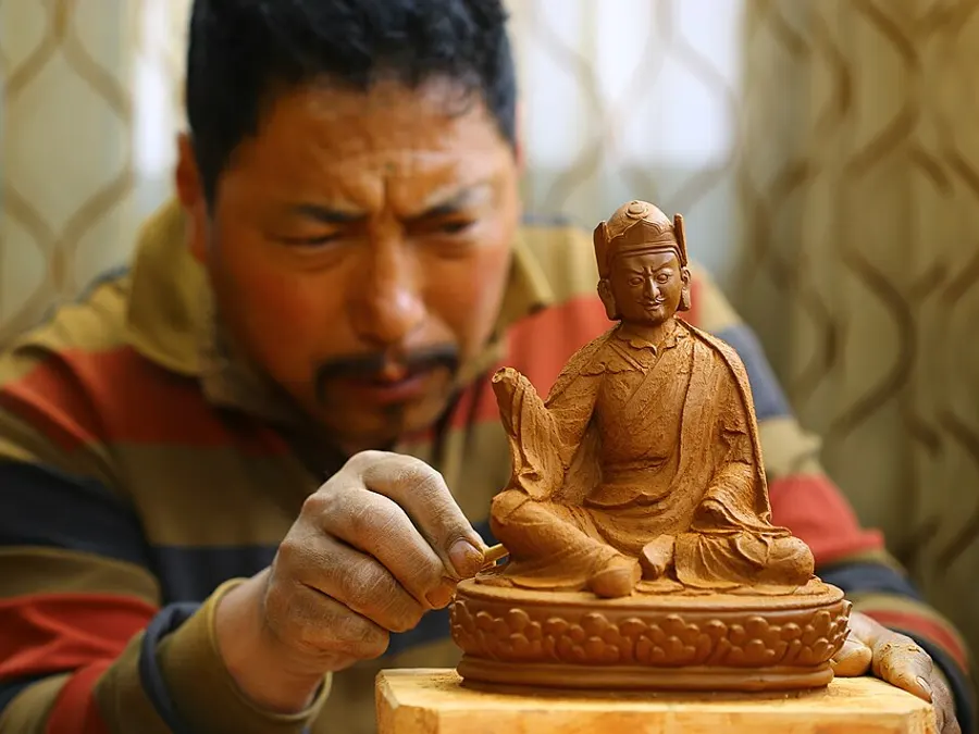 Bronze Casting — bronze casting statue craft