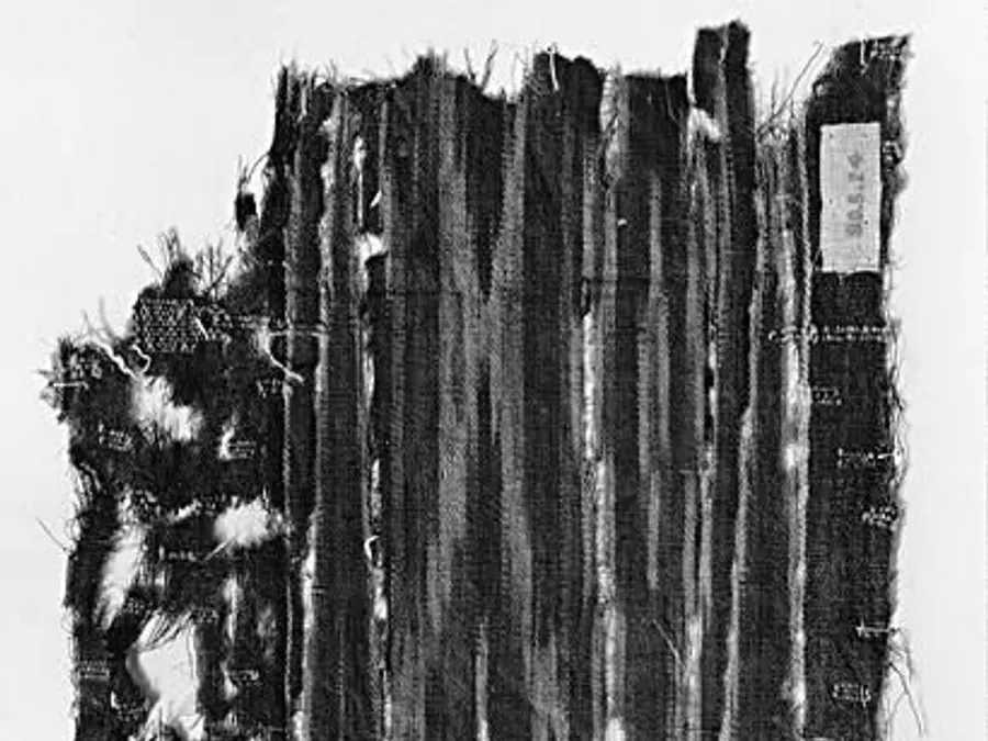 Ikat Textiles — Ikat textile weaving