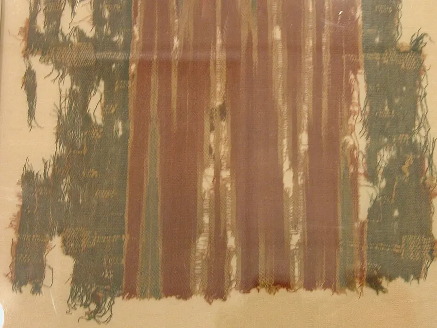 Ikat Textiles — Ikat textile weaving