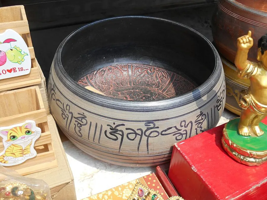 Singing Bowls — Tibetan singing bowl