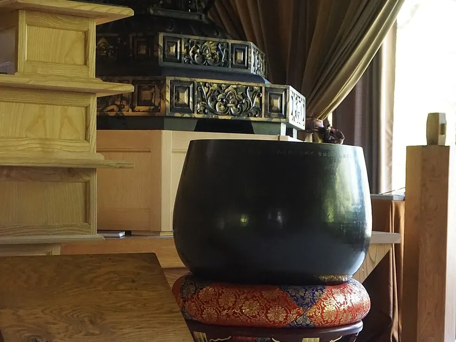 Singing Bowls — Tibetan singing bowl